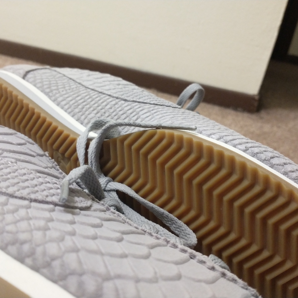 Men's shoes